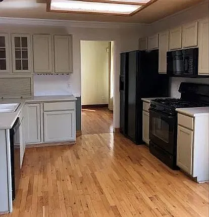 2226 Ashwood Place — Photo 2