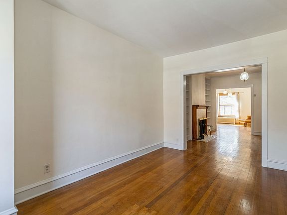 3rd image of 5212 S Greenwood Ave