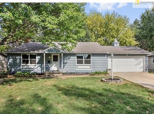 9111 Reeder Dr, Overland Park, KS 66214