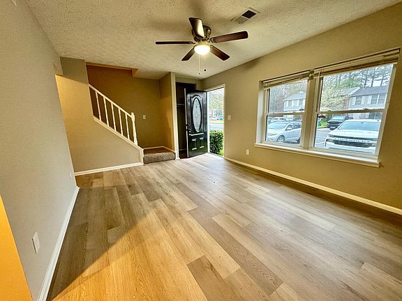 5th image of 6461 Meadow Rue Dr