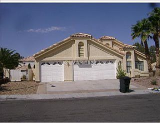 5th image of 2610 White Pine Dr