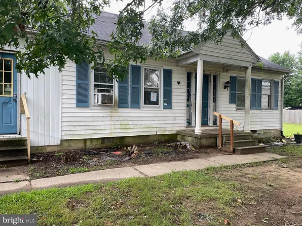 10 Newark Cir, Dover, DE 19904