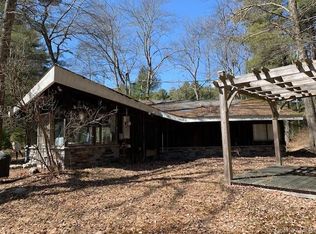 111 Freds Fwy, Shohola, PA 18458