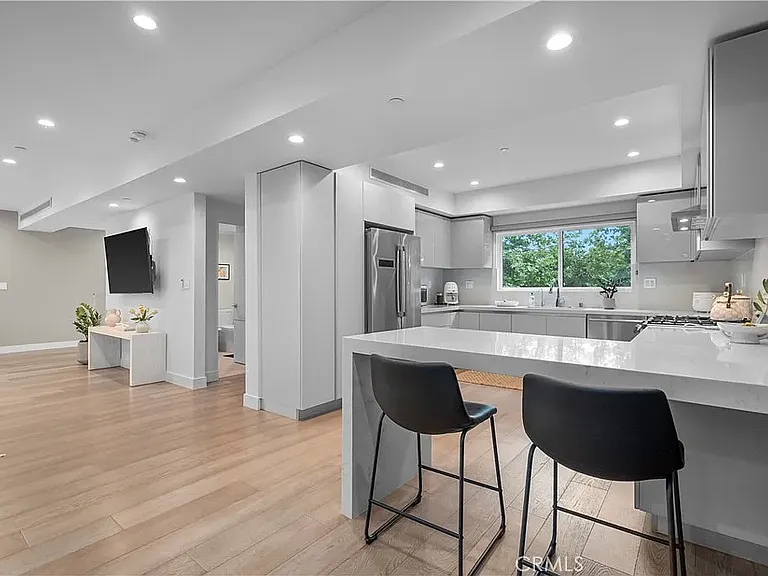 14157 Tiara St #101 — Photo 10