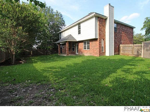 4th image of 616 Lantana St
