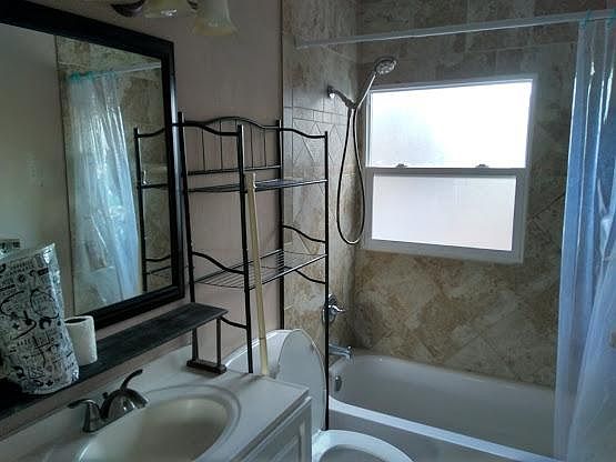 2nd image of 709 E Las Animas St