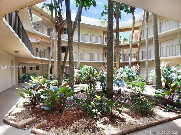 8065 SW 107th Ave #201 — Photo 1