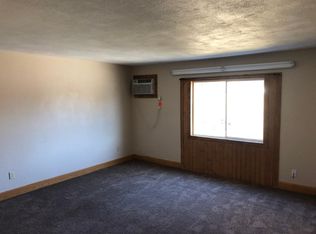 216 W Spring St #12, Sigourney, IA 52591