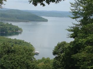 Mundell Rd, Eureka Springs, AR 72631