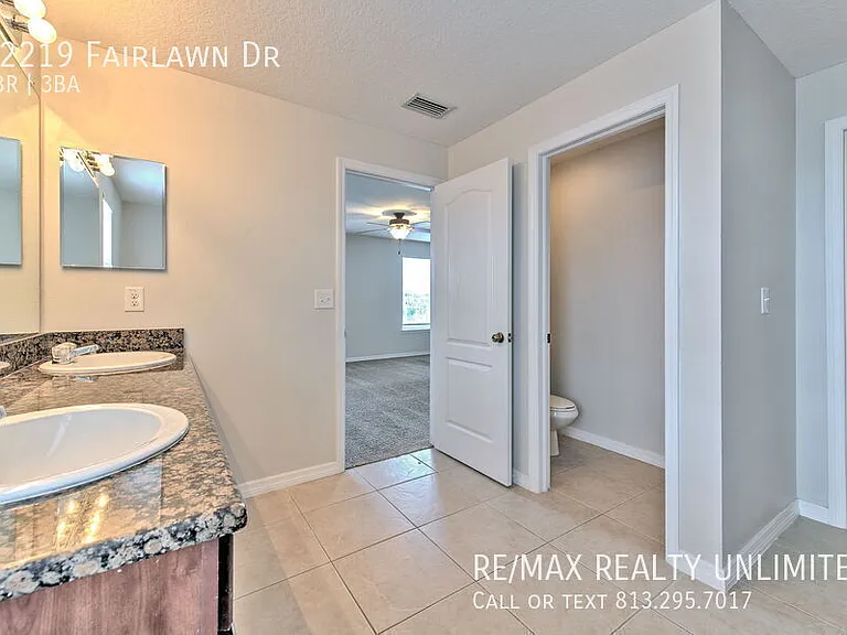 12219 Fairlawn Dr — Photo 34