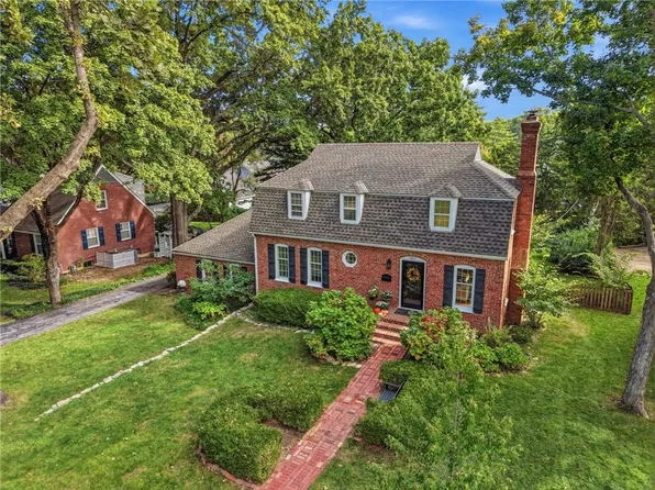 6837 Linden St, Prairie Village, KS 66208