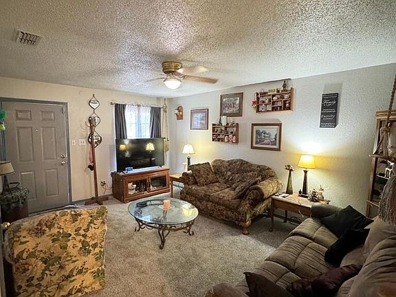 4th image of 315 Hickory Dr
