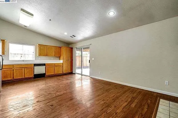 509 Saddleback Cir — Photo 29