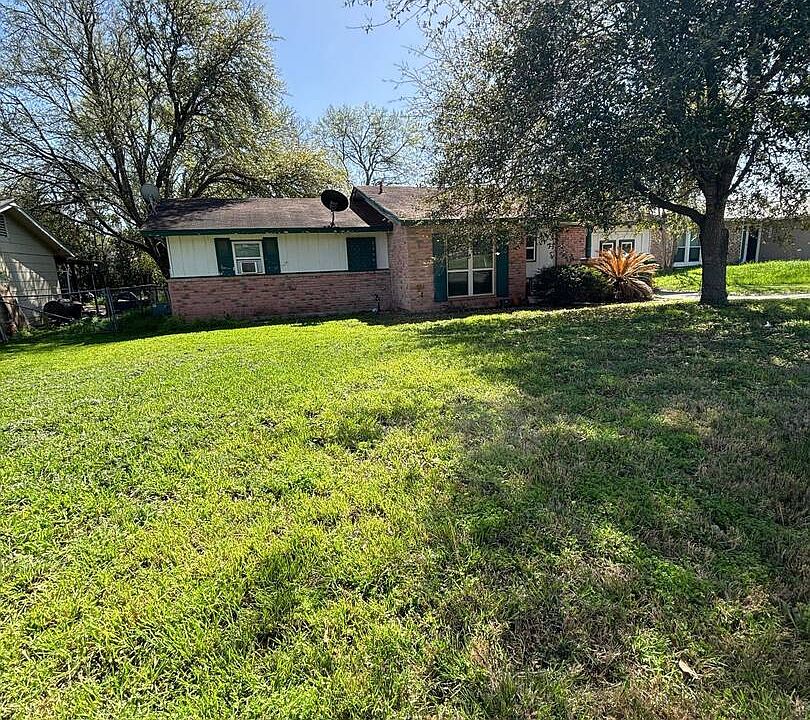 1st image of 7302 Village Oak