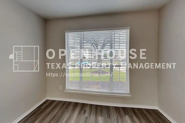 1806 Usher Ct — Photo 4