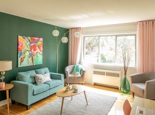 Eastwood Park Apartments, Ottawa, ON K1L 6N9