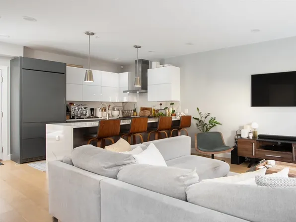 48 Robey St, Roxbury, MA 02119