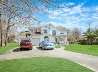 135 Mount Vernon Ave, Patchogue, NY 11772