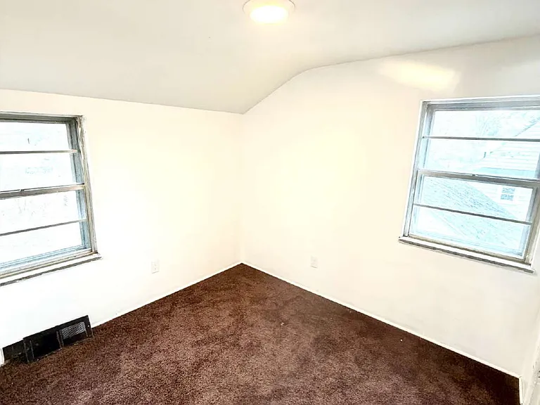 312 W Dewey St — Photo 10