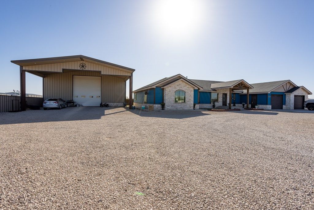 187 County Road 401k, Seminole, TX - View 2