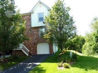 710 Carters Grove Dr, Gibsonia, PA 15044