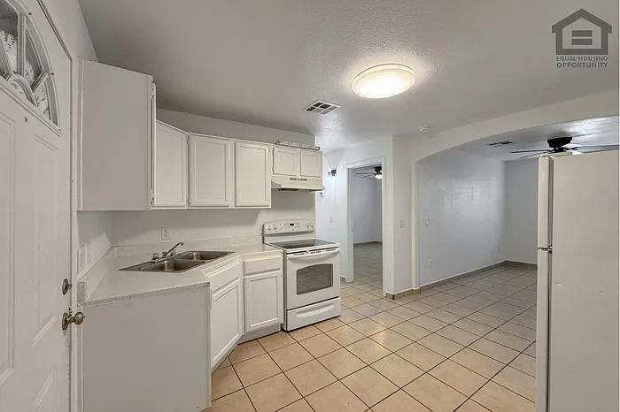 1023 E Old Southern Ave #B