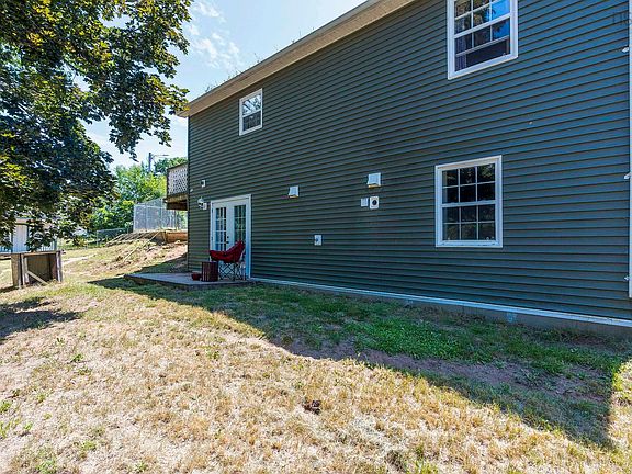 4th image of 601 Hillcrest Ave