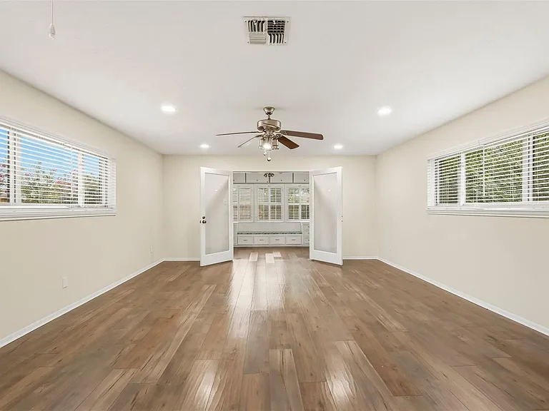 1911 Michele Dr — Photo 12