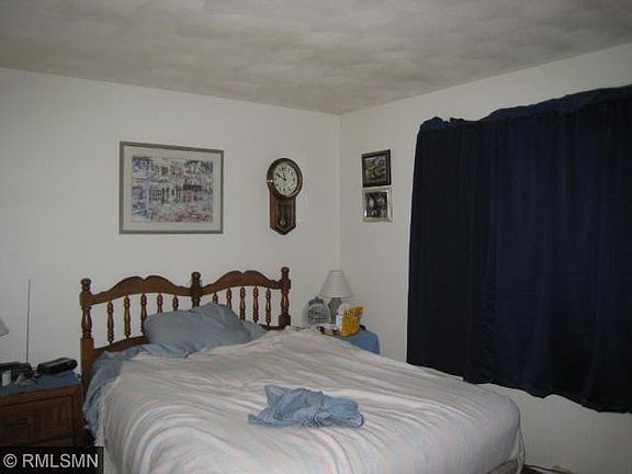 3rd image of 909 E Vine St