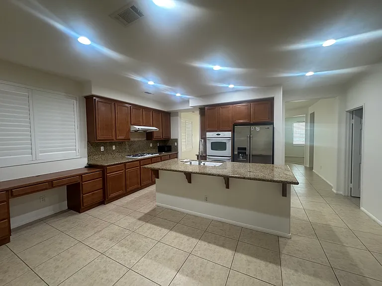 79667 Winsford Dr — Photo 4