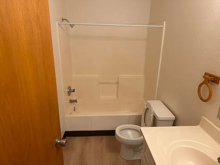 2420 Pheasant Blvd — Photo 7