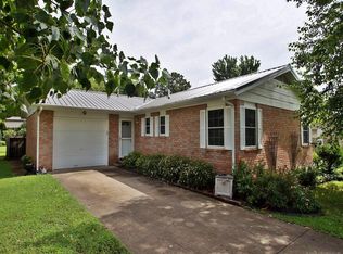 305 Redbud Ln, Tahlequah, OK 74464