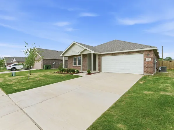 521 Jameson St, Springtown, TX 76082