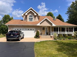 2995 Steamburg Rd, Hillsdale, MI 49242