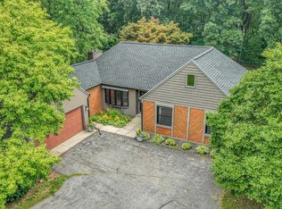 152 Club View Dr, Kalamazoo, MI 49009