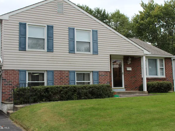 4438 School Ln, Brookhaven, PA 19015