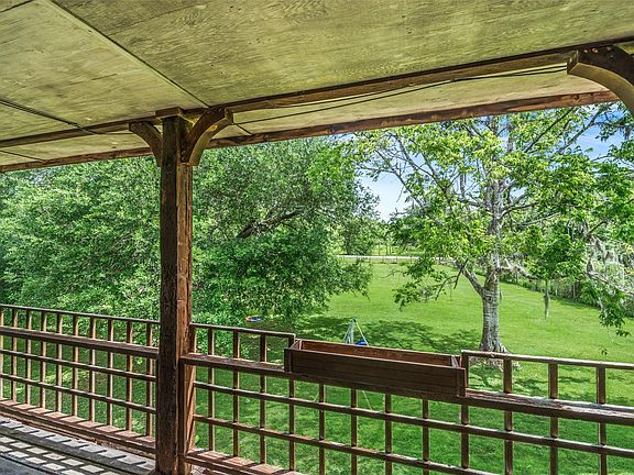 5th image of 154 Pin Oak Dr