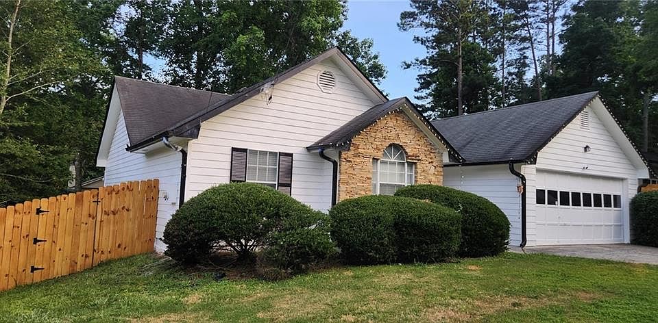 1st image of 1155 Riverside Trce