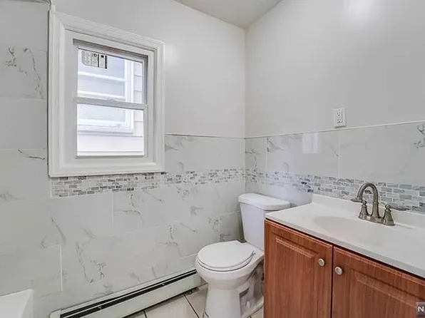 180 Mcadoo Avenue image 6 of 18