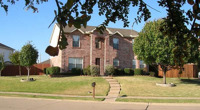 1st image of 2305 Greenview Dr