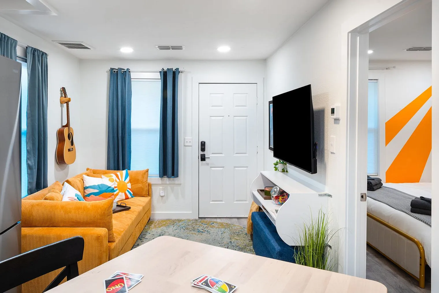 1 bed, 1.0 bath, 398 sqft, $2,705 — Photo 2