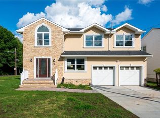 27 Monmouth Ave, Edison, NJ 08820