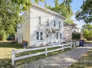821 10th St NW, Grand Rapids, MI