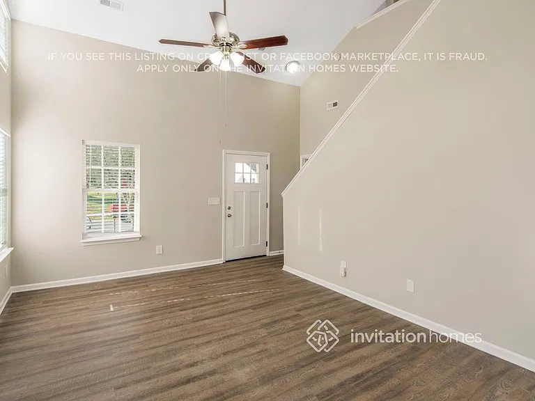 3732 Bullard St — Photo 4