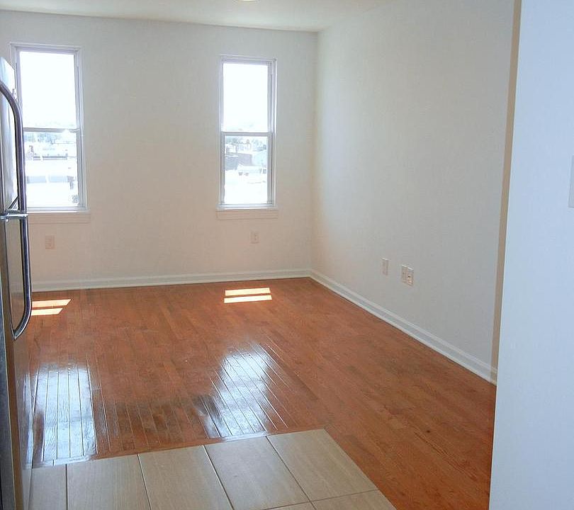 2nd image of 1322 W Ritner St Floor 3
