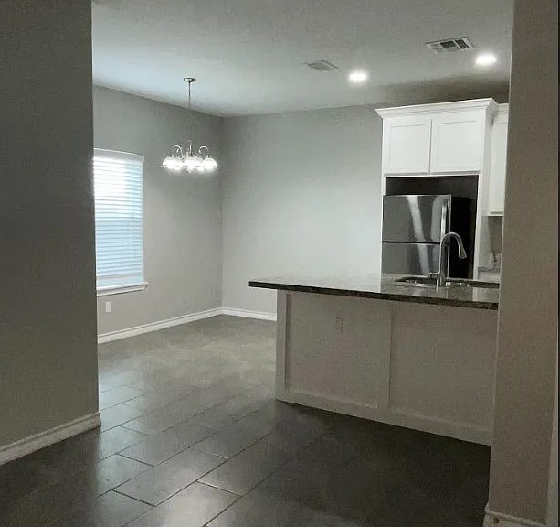 Encino Crossing — Photo 11