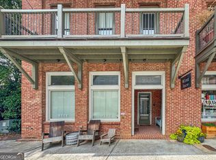 9135 Selborne Ln, Chattahoochee Hills, GA 30268