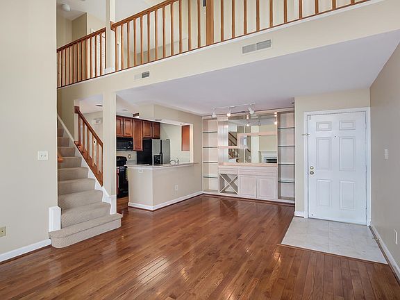5th image of 10840 Antigua Ter APT 202