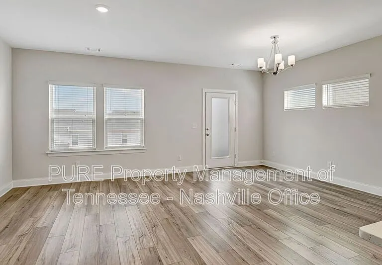 4519 Skywood Ln — Photo 11