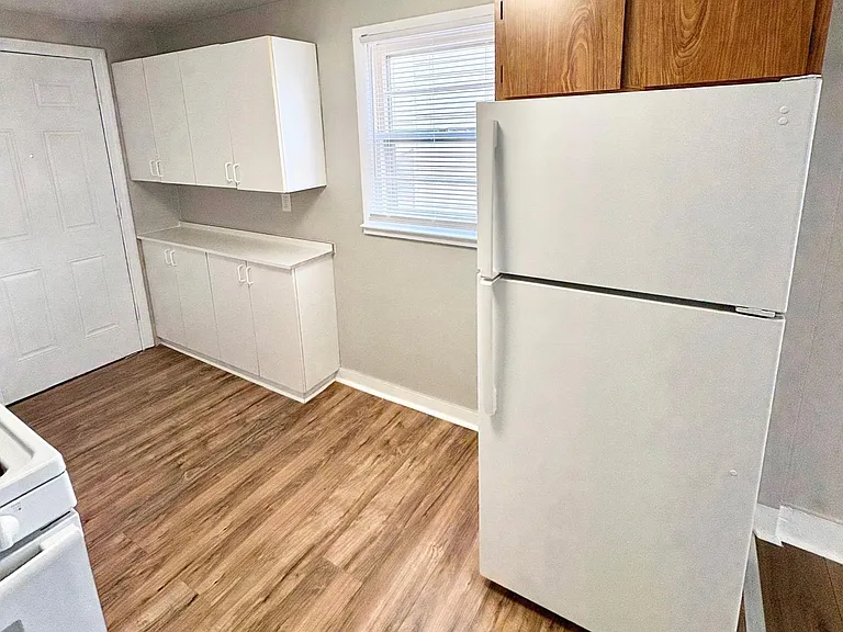 466 Main St #2 — Photo 3